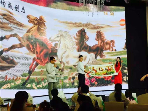 2015春华秋实西部助学启动会暨慈善拍卖义卖会圆满结束 2015春华秋实西部助学启动会暨慈善拍卖义卖会圆满结束