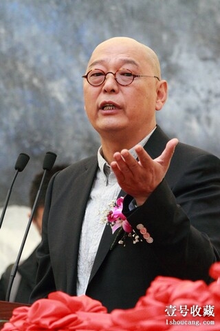 万鼎:用“中国脊梁”扛起“中国梦”.jpg