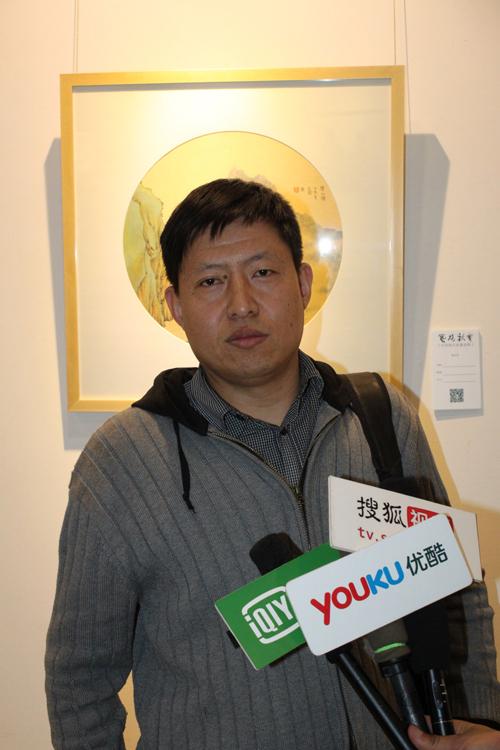 贾志发接受媒体采访.JPG