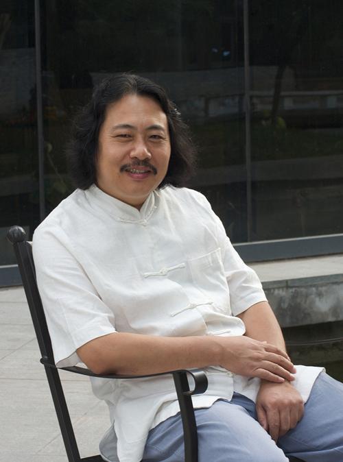 贾广健个人照片.jpg