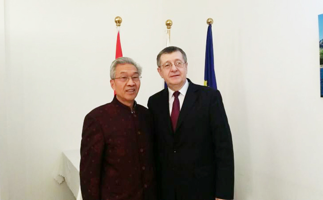 书法篆刻家王金昌为斯洛伐克总统“安德烈•基斯卡”刻印-艺术聚焦