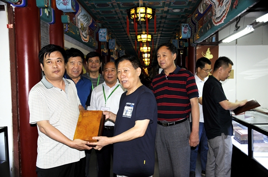 山东临朐红丝砚精品展在北京华夏古玩城举行