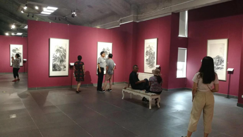 “艺无止境”中国书画名家邀请展在北京李可染画院拉开帷幕