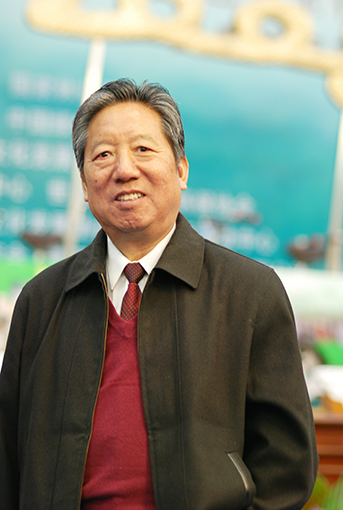 潘新明照片.png